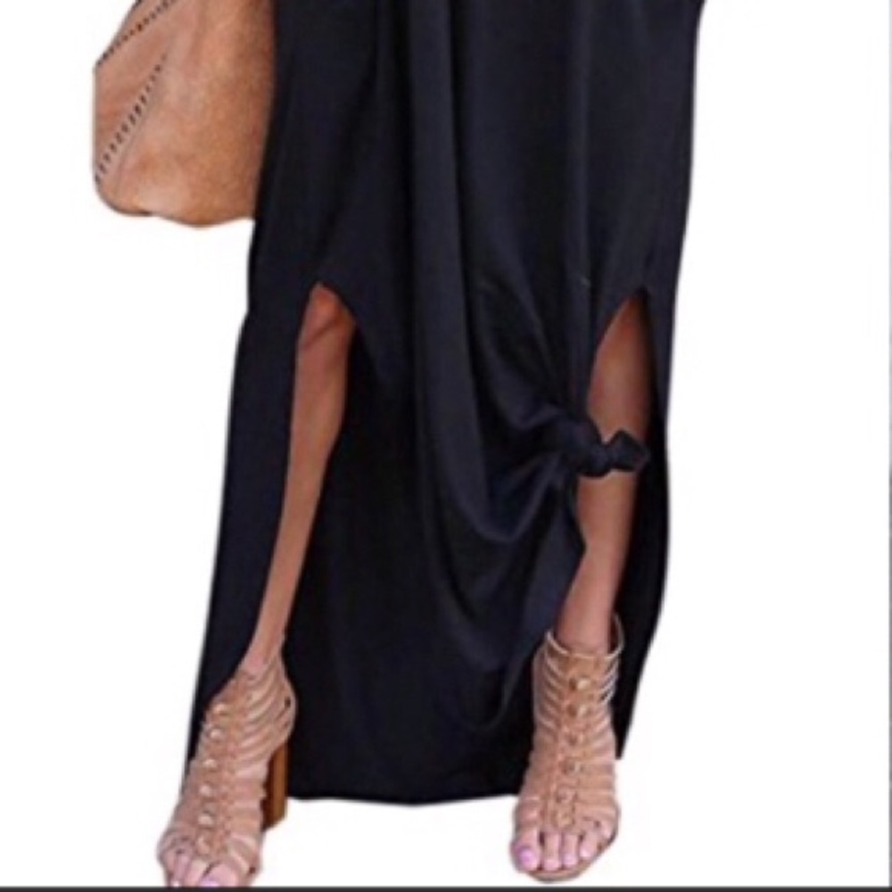 FINAL PRICE!🎉 Black Oversized Maxi Dress - Picture 2 of 5